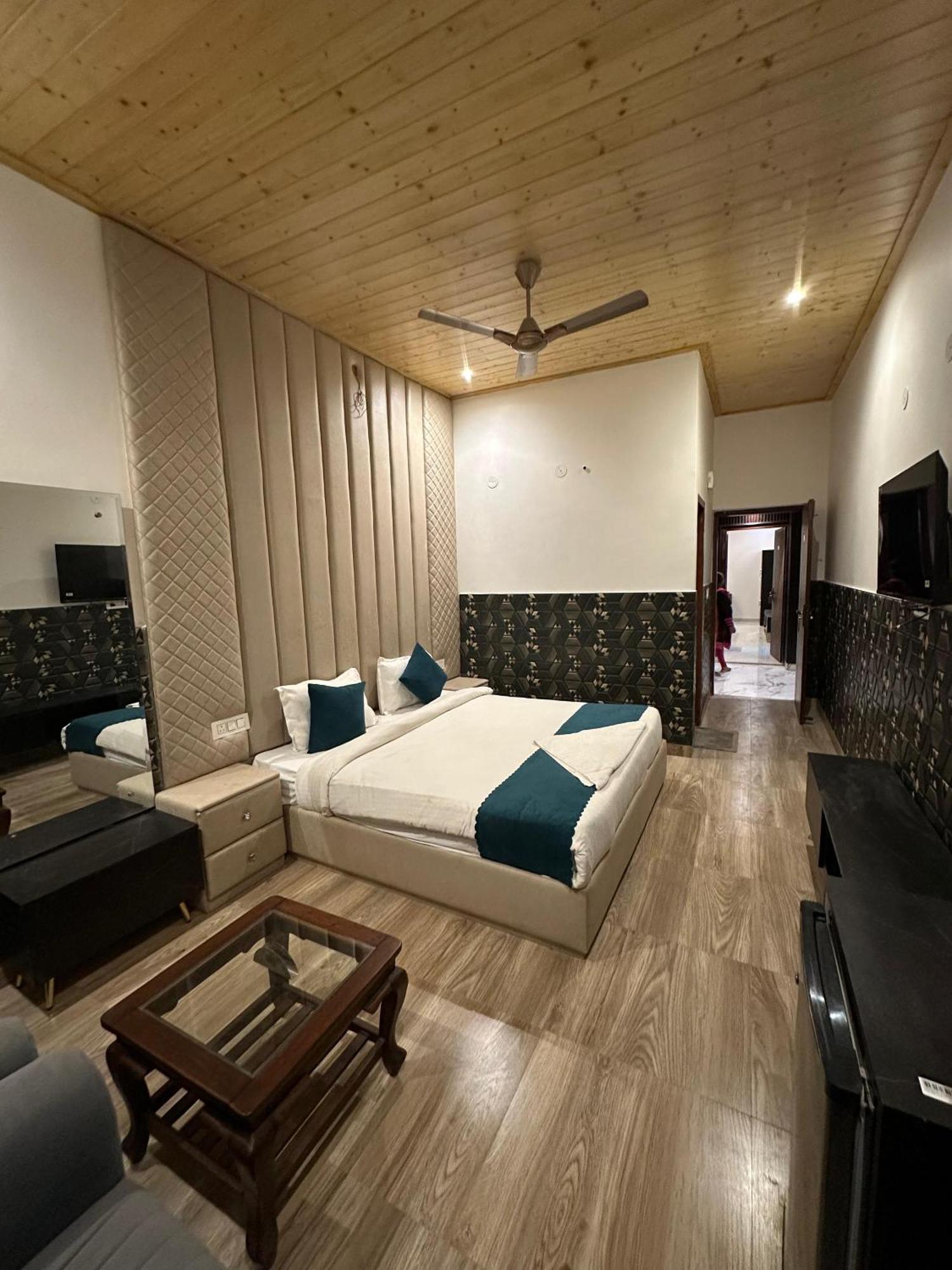 La Casca Experience 호텔 Zirakpur 외부 사진